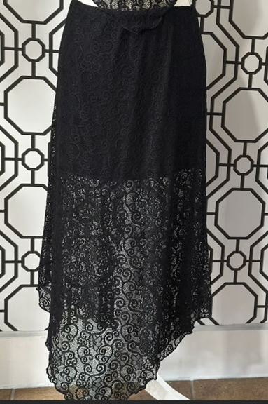 BLACK LACE LONG SKIRT