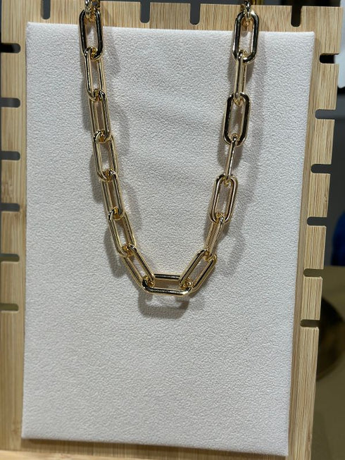 OVERSIZED PAPERCLIP NECKLACE