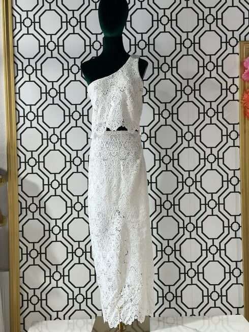 ONE SHOULDER CROCHET LACE TOP