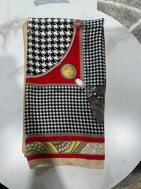 RED/BLACK/WHITE SQUARE SHORT SCARF