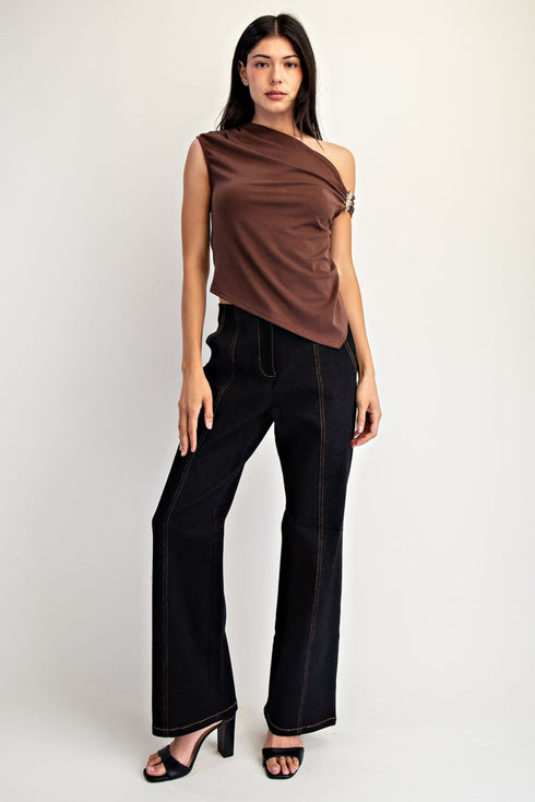 COCOA CHARM ONE-SHOULDER TOP
