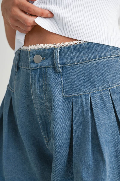 LACE-TRIM PLEATED DENIM SHORTS