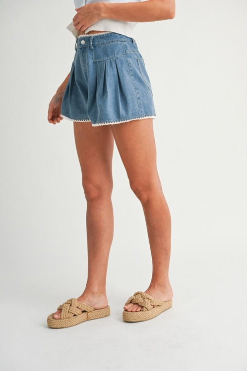 LACE-TRIM PLEATED DENIM SHORTS