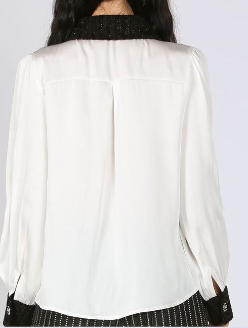 WHITE BUTTON W/BLACK HEARTS