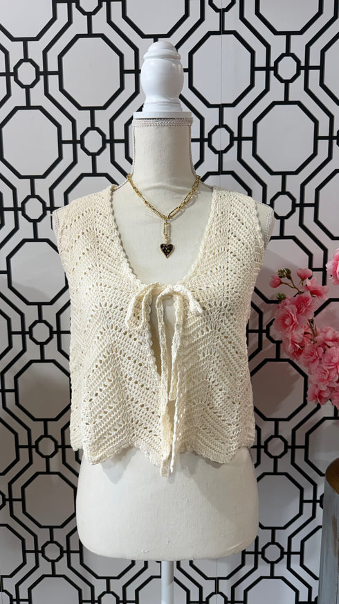 COASTAL CREAM CROCHET TOP