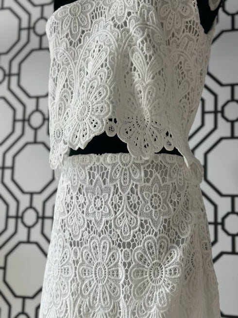 ONE SHOULDER CROCHET LACE TOP