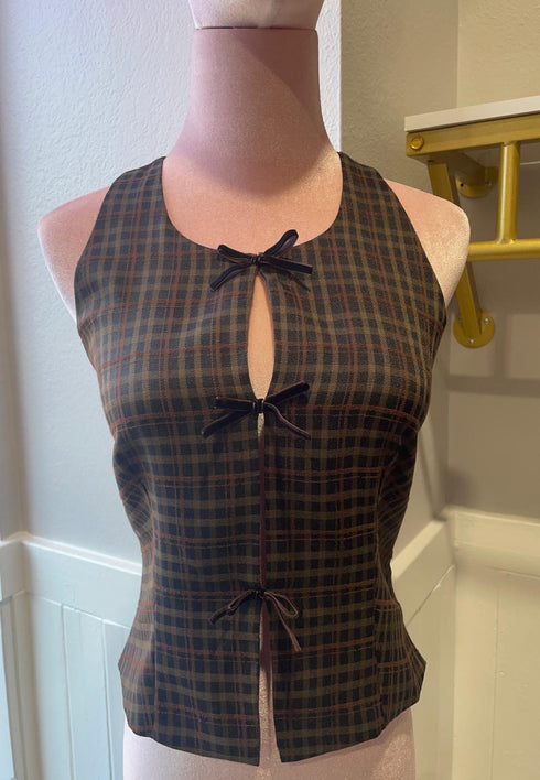 PEEKABOO PLAID HALTER NECK TOP