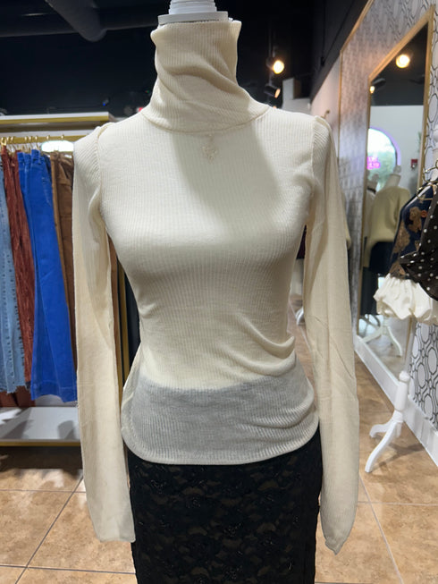 LUXE ESSENTIAL TURTLENECK
