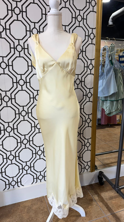 BUTTERCREAM ELEGANCE SATIN MAXI DRESS